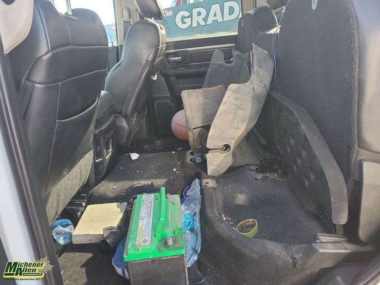 2013-dodge-1500-image-23