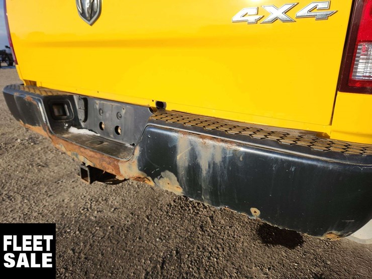 2019-ram-1500-classic-image-36