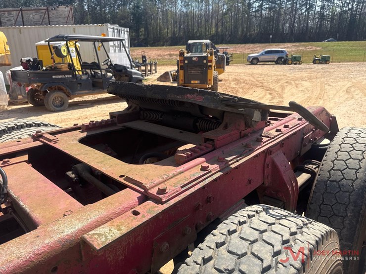 1987-peterbilt-377-image-12