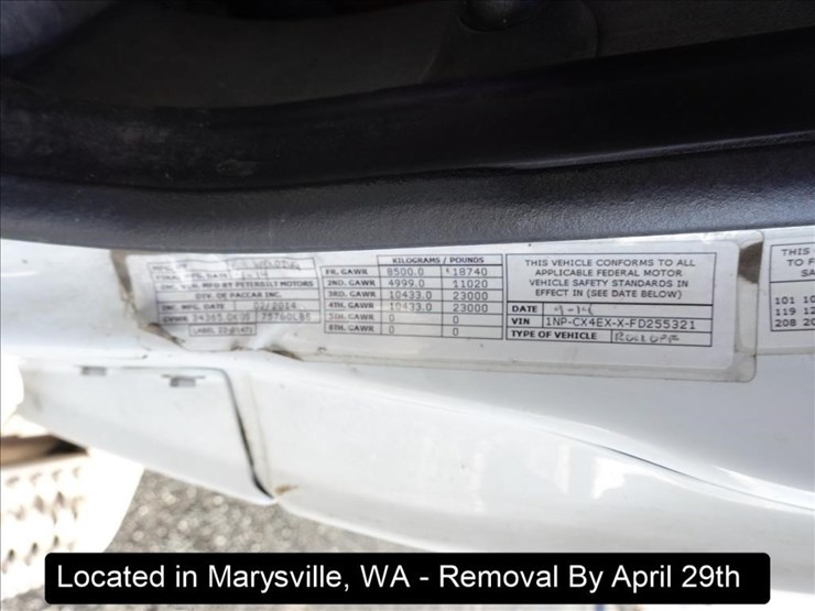 2015-peterbilt-567-image-27