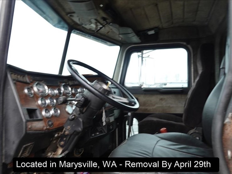 1997-peterbilt-378-image-11