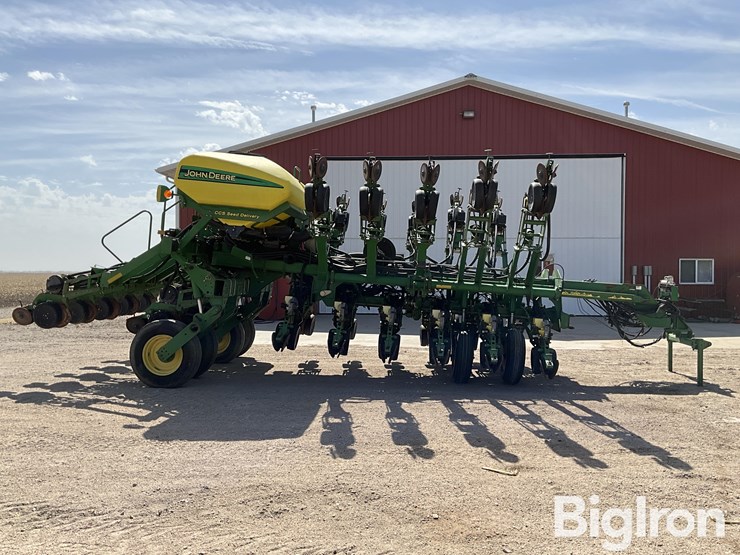 john-deere-1790-image-4