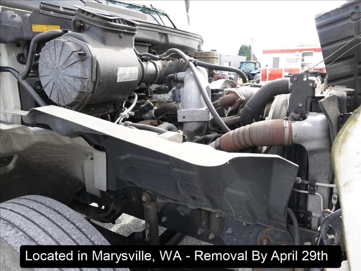 2009-hino-268-image-3