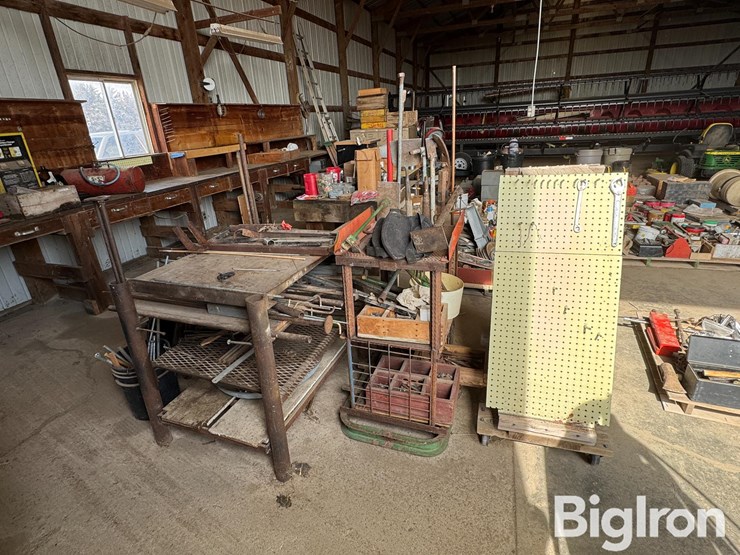 work-benches/tools/supplies-image-1