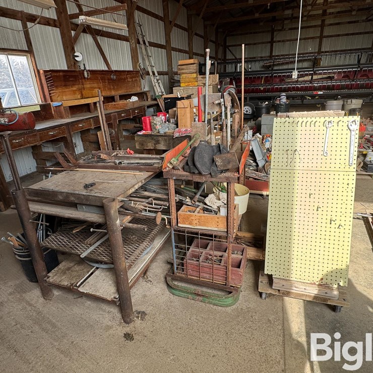 Work Benches/Tools/Supplies