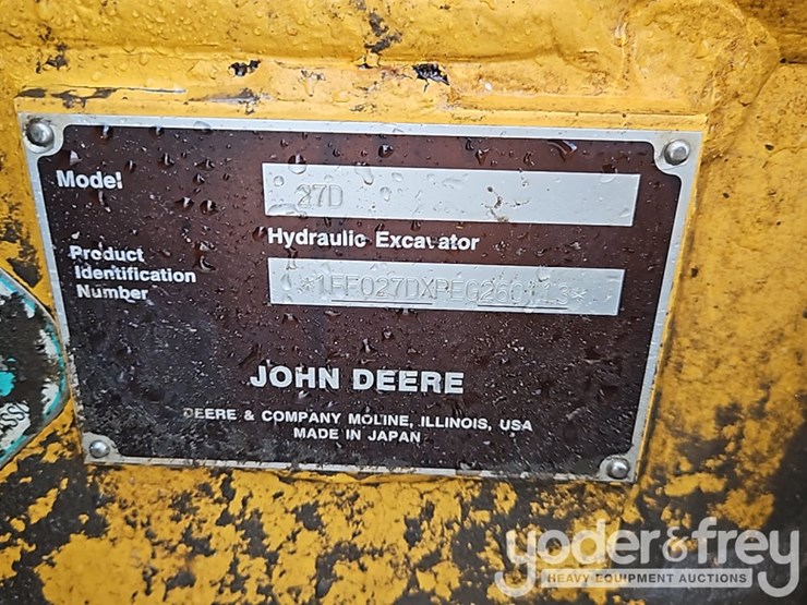 2015-deere-27d-image-40