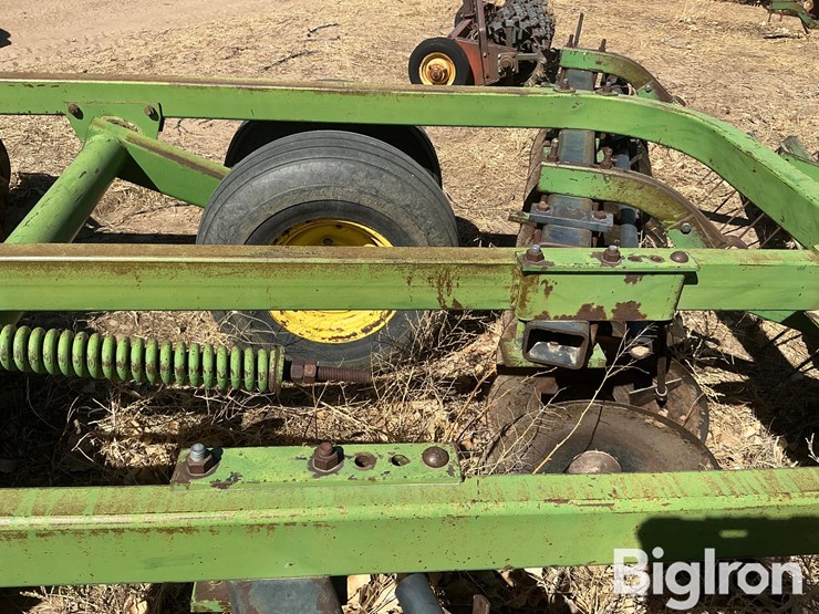 john-deere-210-image-18