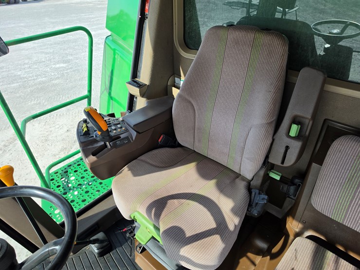 2006-john-deere-9560-sts-image-9