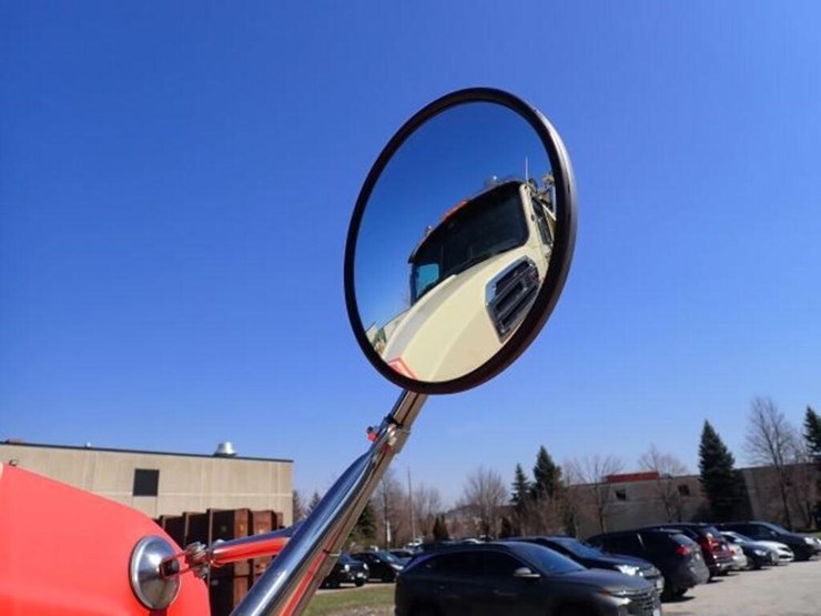 2017-western-star-4700sb-image-96