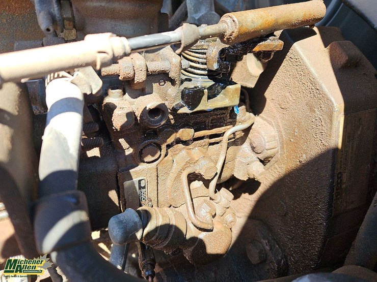 2003-case-621d-xt-image-38