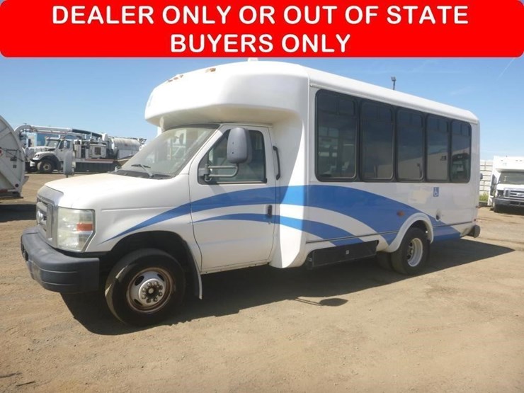 2014-ford-e450-image-1