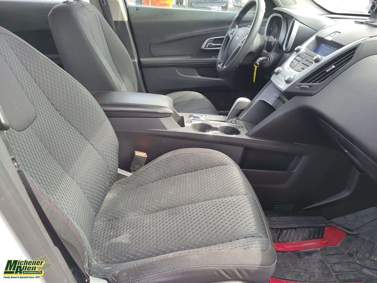 2013-chevrolet-equinox-image-18