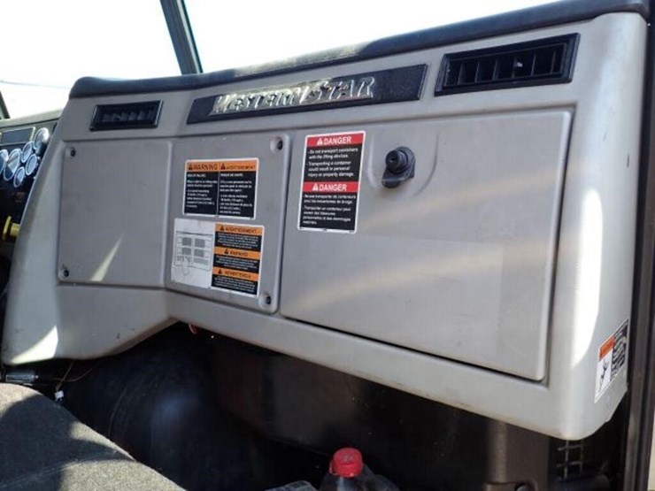 2017-western-star-4700sb-image-43