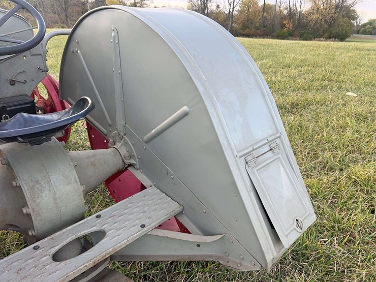 brand-new-never-used-1925-fordson-tractor-image-34