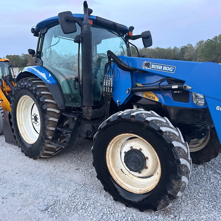 NEW HOLLAND T6030