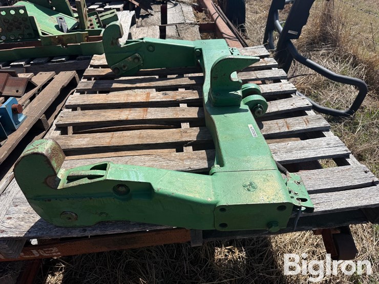 john-deere-quick-hitch-image-4
