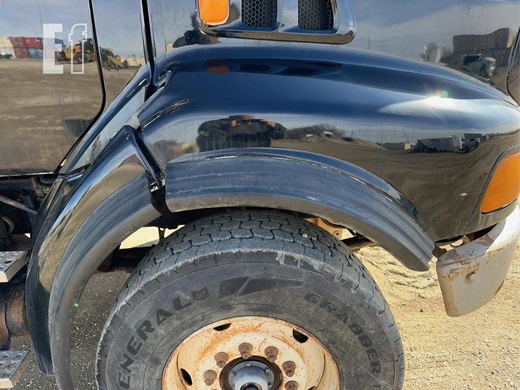 2005-sterling-lt9500-image-24