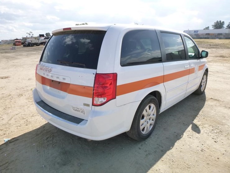 2014-dodge-grand-caravan-image-4