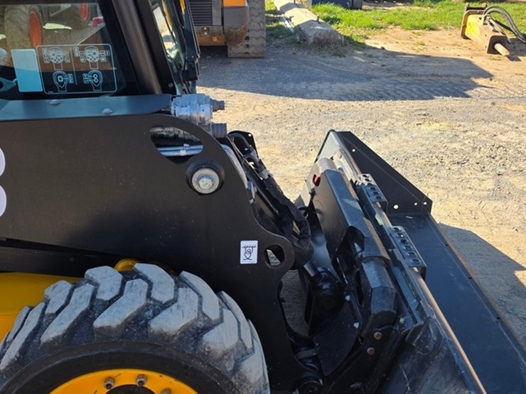 2024-jcb-215-image-9