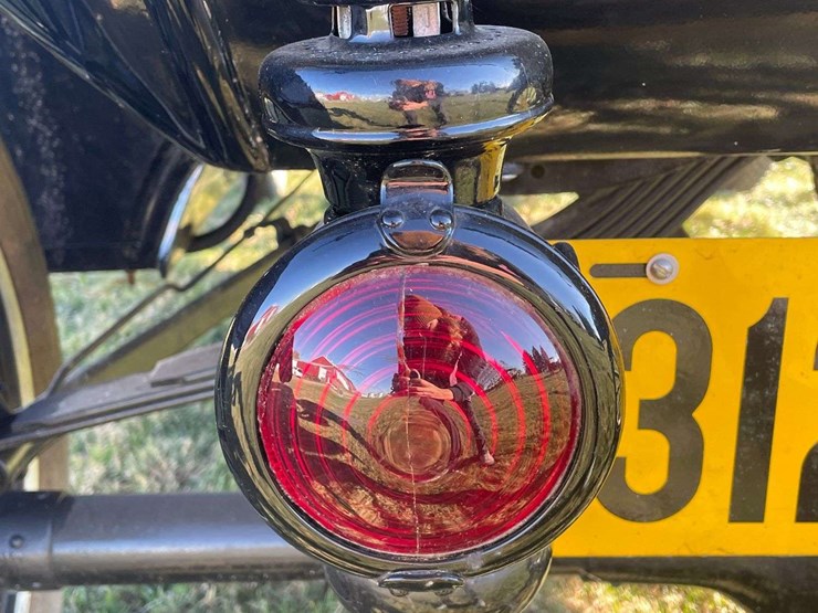 1917-model-t-touring-image-42