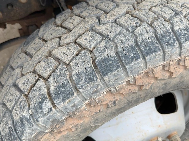 2017-ford-f350-xl-image-13