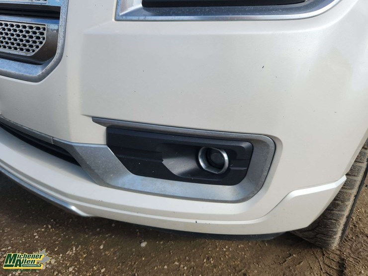 2014-gmc-acadia-denali-image-39