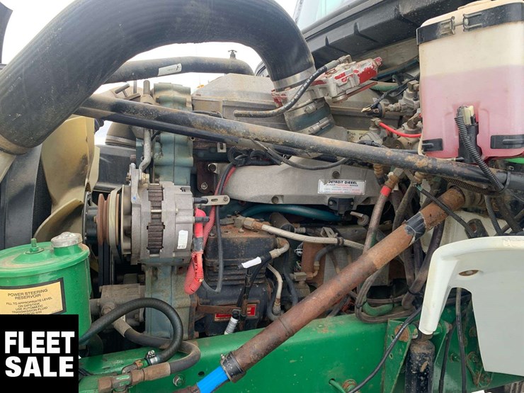 2001-freightliner-fl106-image-18