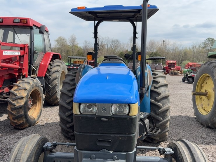new-holland-tn70-image-3