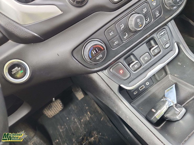 2018-gmc-terrain-sle-image-15