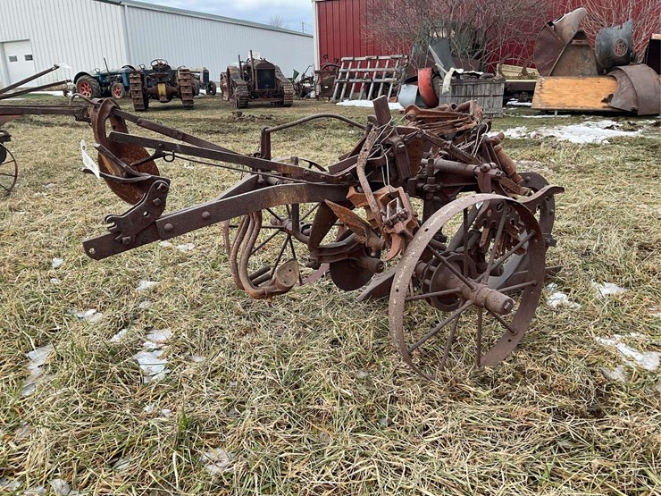 two-bottom-oliver-plow-image-8