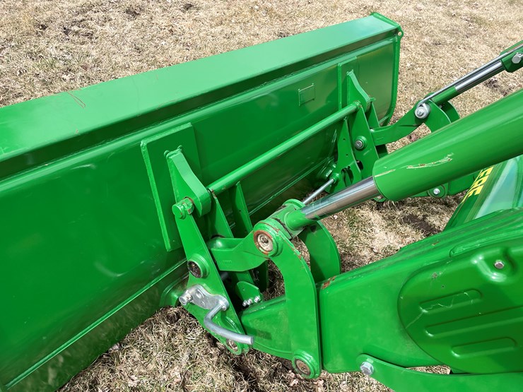 2019-john-deere-5090m-image-10