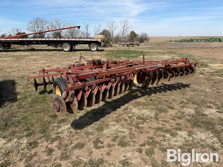 massey-ferguson-520-image-7