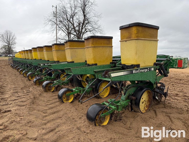 john-deere-7300-image-5