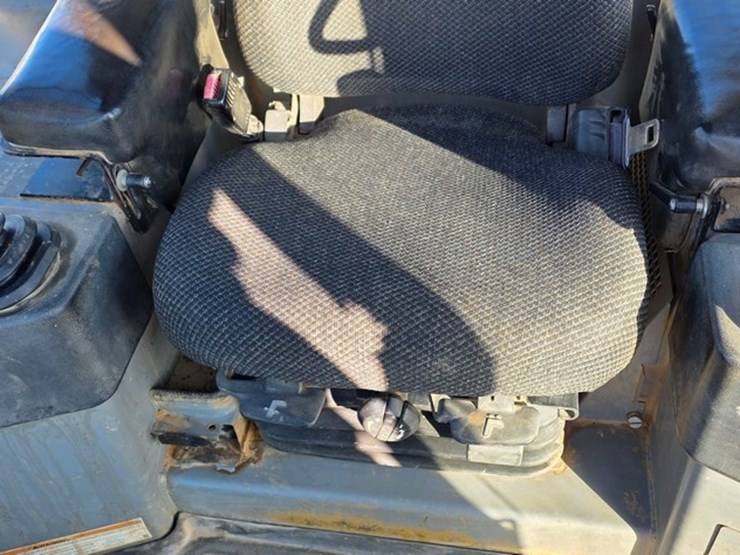 2005-caterpillar-d4g-xl-image-69