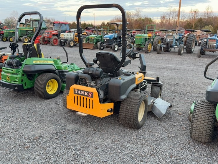 #4043-•-2009-cub-cadet-tank-zero-turn-mower-image-8