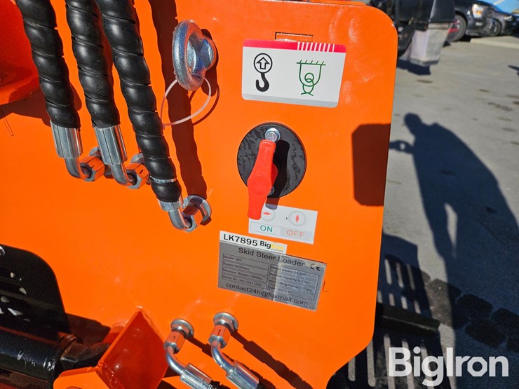 2025-massey-ferguson-730-image-9