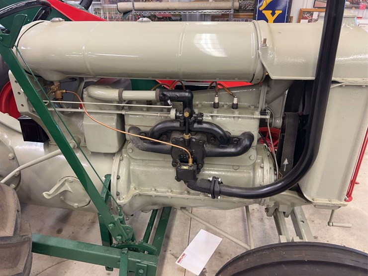 1927-fordson-with-continental-corn-picker-image-20