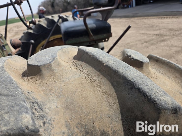 1956-john-deere-50-image-17