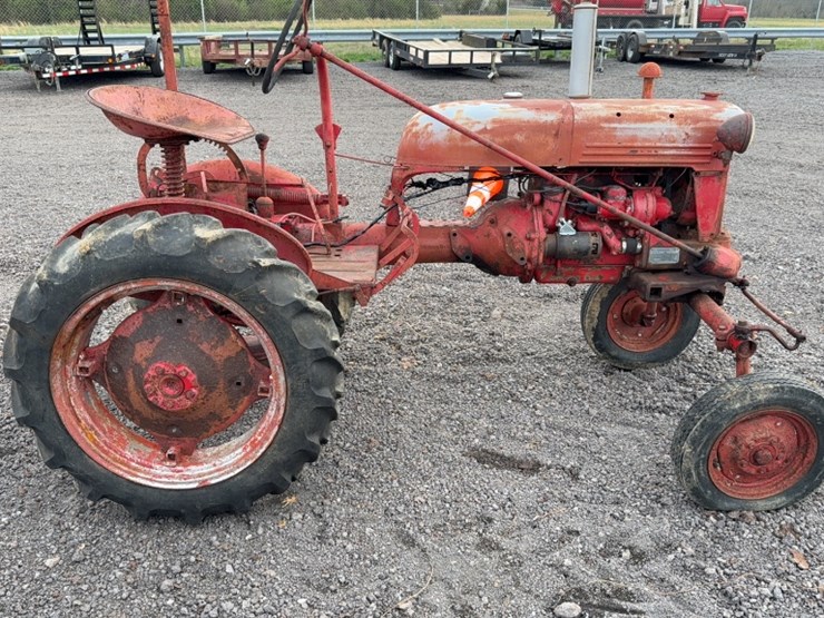 #3070-•-farmall-cab-tractor-image-5