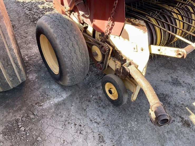 new-holland-500-image-19