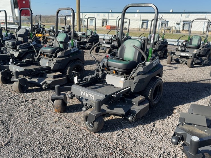 #4047-•-yakta-yxr-320-zero-turn-mower-image-1