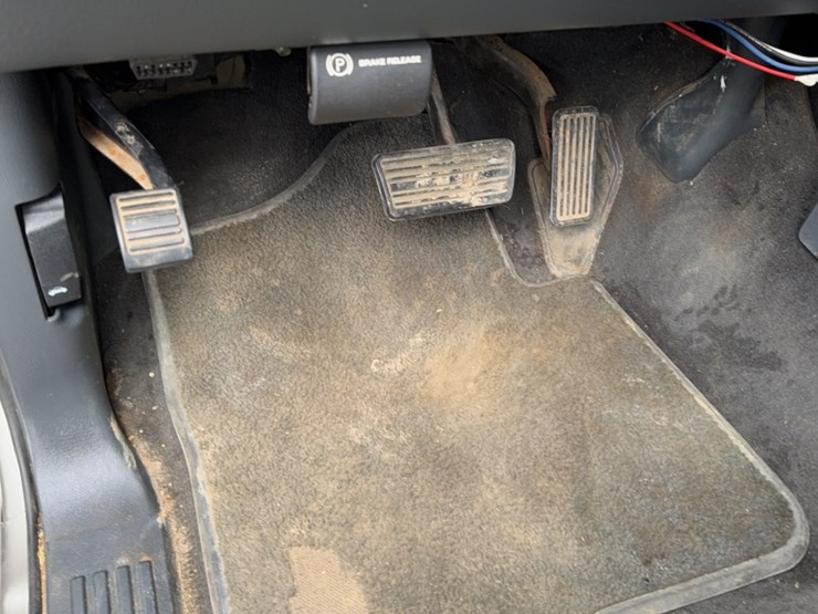 2002-chevrolet-2500-image-19