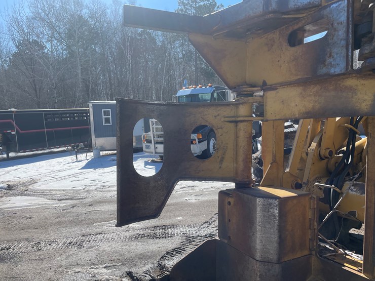 2008-caterpillar-553-image-7