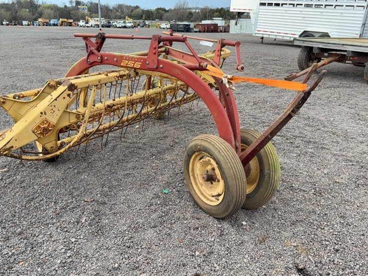 new-holland-256-image-1