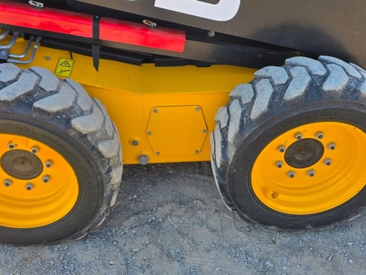 2024-jcb-215-image-11