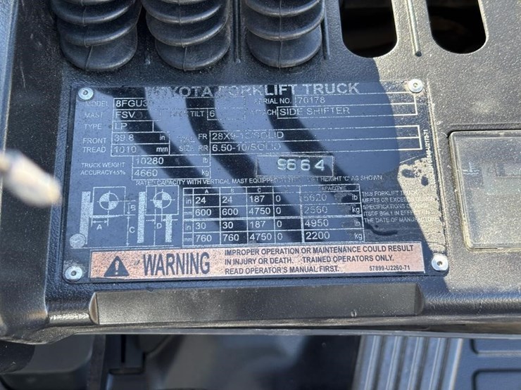 2017-toyota-8fgu30-image-38