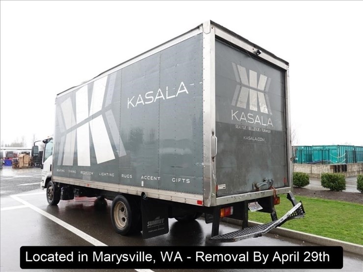 2017-isuzu-nqr-image-10