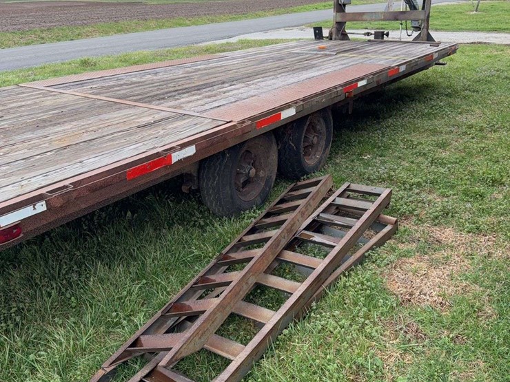 flatbed-gooseneck-trailer-22'-deck-image-19