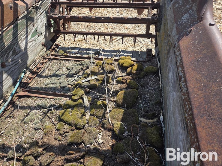 john-deere-manure-spreader-image-12