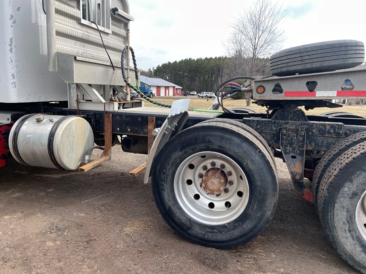 #240-•-2005-kenworth-truck-tractor-(has-mn-title)-(mora,-mn)-image-14